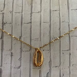 gold shell choker